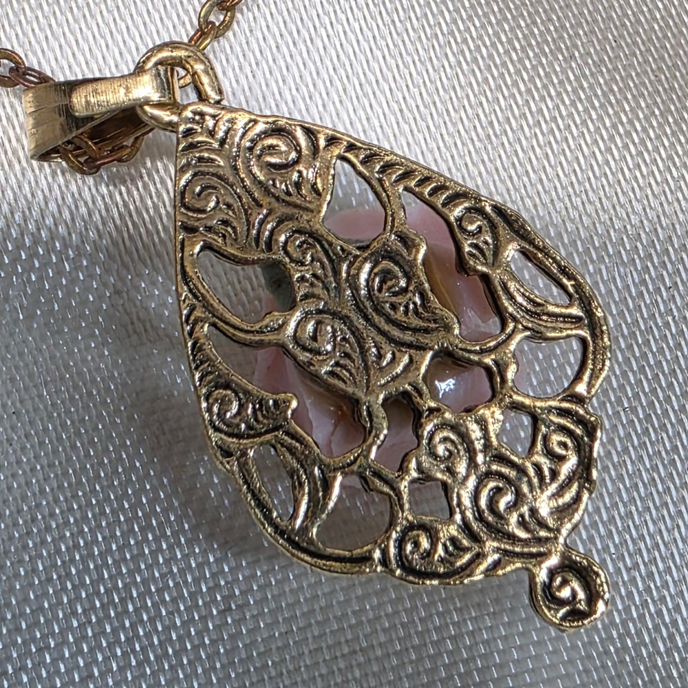 Vintage Jewelry Set 18" Necklace & Earrings Gold Tone Pink Porcelain Rose Floral - Picture 4 of 7